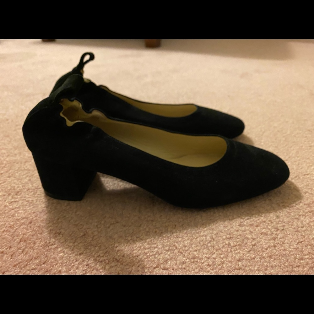 LIKE NEW Everlane black suede Day Heel